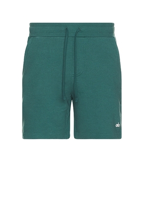 Alo Chill Shorts in Winter Ivy - Green. Size L (also in ).