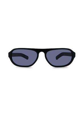 Flatlist Penn Sunglasses in Solid Black & Black Gradient - Black. Size all.