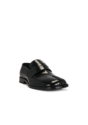 Maison Margiela Tabi Leather Loafers in Black - Black. Size 45 (also in ).