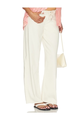 DL1961 X Bumpsuit Taylor Barrel Relaxed High Rise Maternity Jeans in Ivory. Size 23. Also in 24, 25, 26, 27, 28, 29, 30, 34.