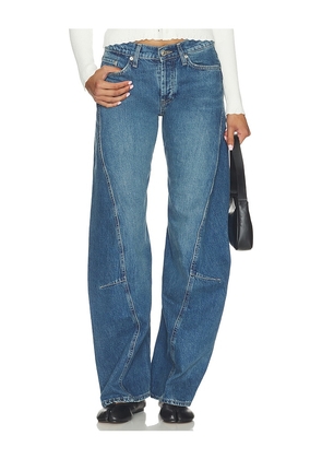 Free People Fable Twisted Seam Jean in Blue. Size 24. Also in 25, 26, 27, 28, 29, 30.
