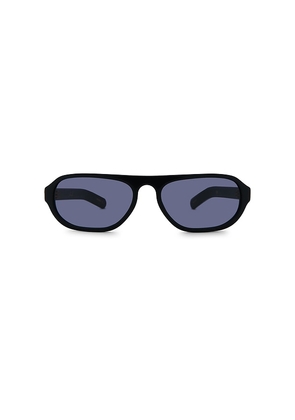 Flatlist Penn Sunglasses in Black.