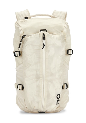 On Speed Pack 18L Lite in Cream.