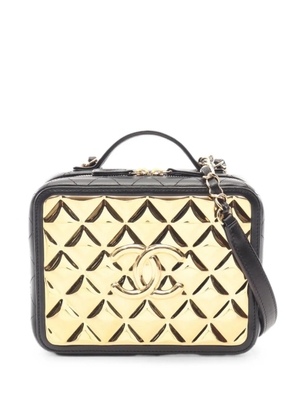 CHANEL Pre-Owned 2021s Matelassé vanity bag - Black