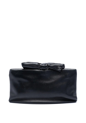 CHANEL Pre-Owned 2011 CC Lambskin Bow clutch bag - Black