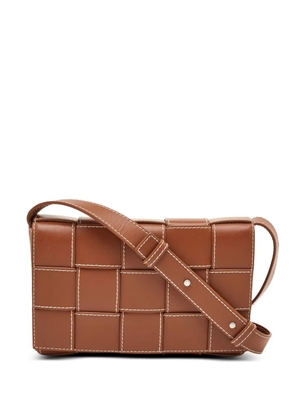 Bottega Veneta Pre-Owned medium Cassette Intrecciato cross body bag - Brown