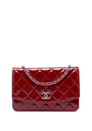 CHANEL Pre-Owned 2011 CC Quilted Patent Brilliant Wallet On Chain crossbody bag - Red