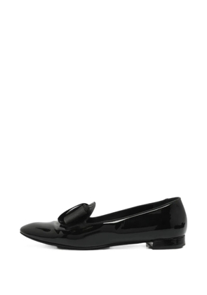 Giorgio Armani Pre-Owned bow-detail patent-leather loafers - Black