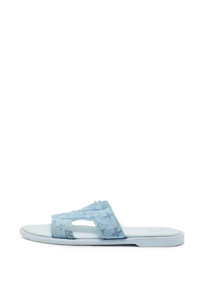 Louis Vuitton Pre-Owned LV Oasis Monogram denim flat sandals - Blue