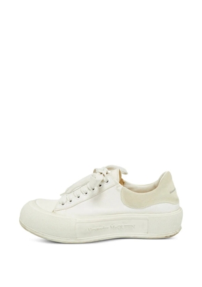 Alexander McQueen Pre-Owned Tread Slick low-top sneakers - White