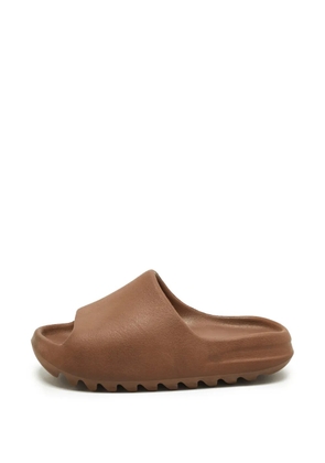 adidas Yeezy chunky slides - Brown