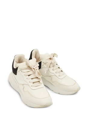 Alexander McQueen Pre-Owned Oversized sneakers - Neutrals