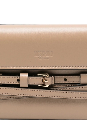 Moschino buckled-strap chain-link wallet - Neutrals