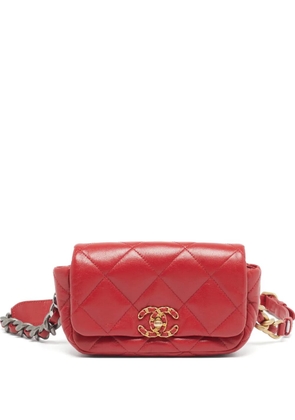 CHANEL Pre-Owned 19 quilted belt bag - Red