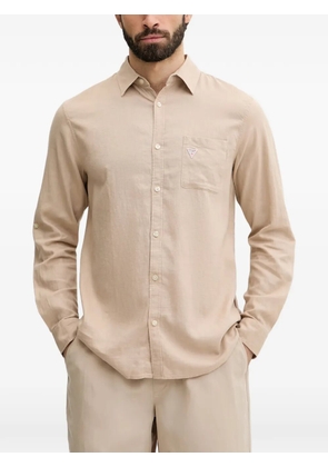 GUESS USA logo-patch chest-pocket shirt - Neutrals