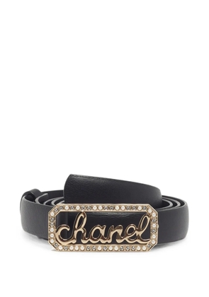 CHANEL Pre-Owned logo pearl-embellished belt - Black