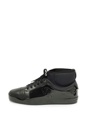CHANEL Pre-Owned logo-detail mid-top sneakers - Black