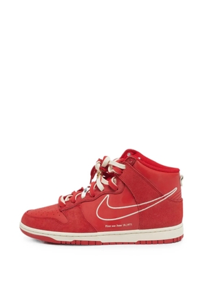 Nike Dunk High SE First Use sneakers - Red