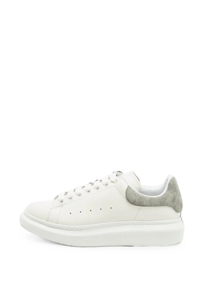 Alexander McQueen Pre-Owned Larry oversized sneakers - White