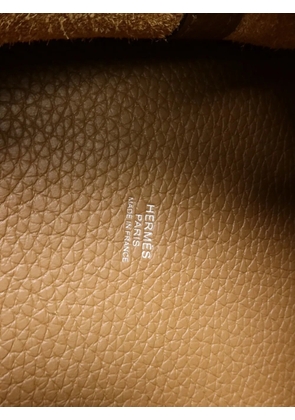 Hermès Pre-Owned 2022 MM Picotin Clemence-leather tote bag - Brown