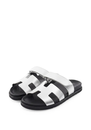 Hermès Pre-Owned Chypre cut-out slide sandals - Grey