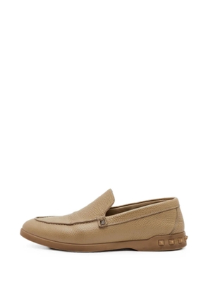 Valentino Garavani Pre-Owned Rockstud almond-toe loafers - Neutrals