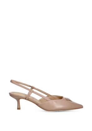 GUESS USA Yanno2 logo-plaque slingback pumps - Neutrals