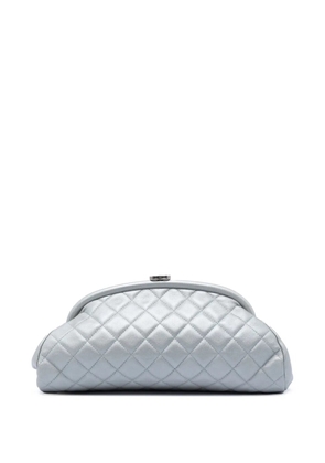 CHANEL Pre-Owned 2012 Quilted Lambskin Timeless Kisslock clutch bag - Grey