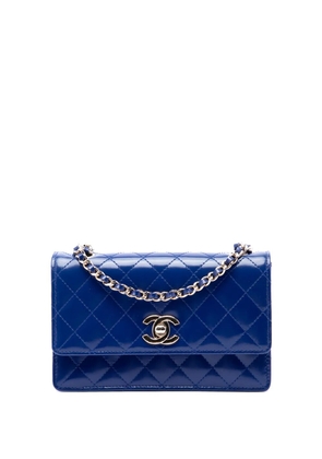 CHANEL Pre-Owned 2011 CC Quilted Patent Single Flap crossbody bag - Blue