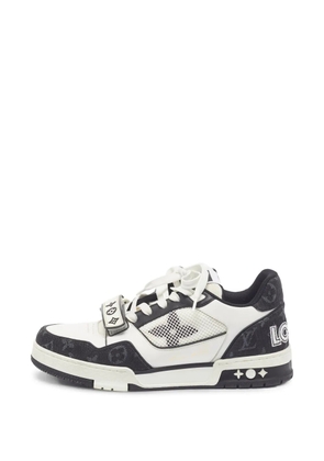 Louis Vuitton Pre-Owned LV Monogram sneakers - White