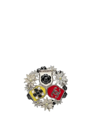 CHANEL Pre-Owned 2015 CC Enamel and Brass Salzbur Camellia Shield Pin Brooch costume brooch - Silver