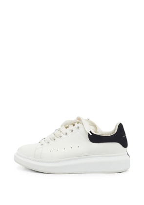 Alexander McQueen Pre-Owned Oversized low-top sneakers - White