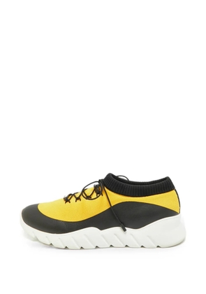 Fendi Pre-Owned Bugs knit sneakers - Yellow