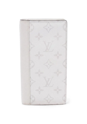 Louis Vuitton Pre-Owned 2010s Taigarama Brazza bi-fold leather wallet - Grey