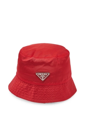 Prada Pre-Owned enamel triangle logo bucket hat - Red