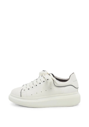 Alexander McQueen Pre-Owned lace-up sneakers - White