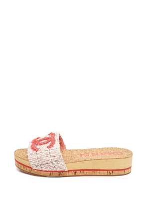 CHANEL Pre-Owned CC Interlocking tweed sandals - Neutrals
