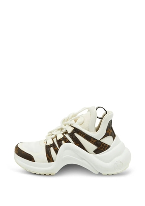 Louis Vuitton Pre-Owned Archlight Monogram sneakers - White