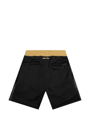 Just Don z Mitchell & Ness logo-patch shorts - Black