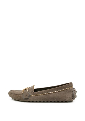 Louis Vuitton Pre-Owned LV zip-detail loafers - Grey
