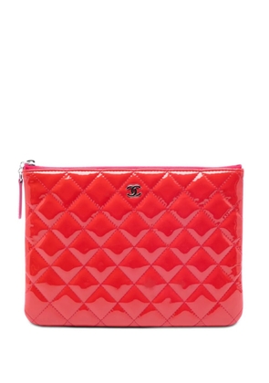 CHANEL Pre-Owned 2014-2015 Small Quilted Patent O Case clutch bag - Red