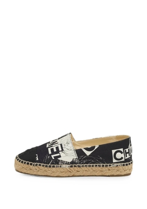 CHANEL Pre-Owned Coco cap-toe espadrilles - Black