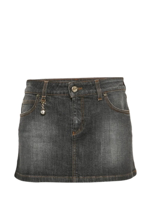 Gucci Pre-Owned logo-charm mini skirt - Grey