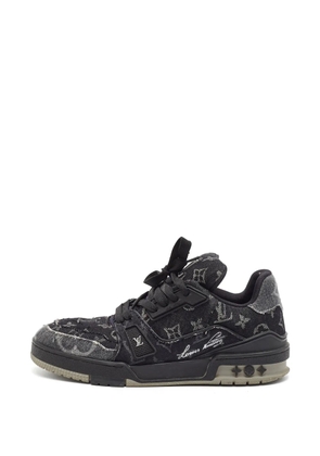 Louis Vuitton Pre-Owned LV Trainer Monogram denim sneakers - Black