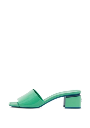CHANEL Pre-Owned CC-logo leather sandals - Green
