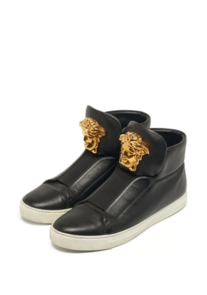 Versace Pre-Owned Palazzo logo-plaque sneakers - Black