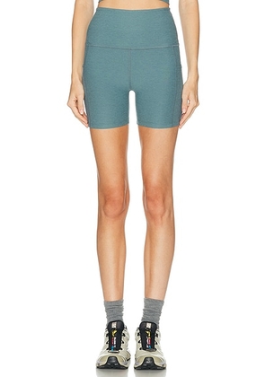 Beyond Yoga Spacedye Keep Pace Pocket Short in Storm Heather - Green. Size M (also in XS, S, L).