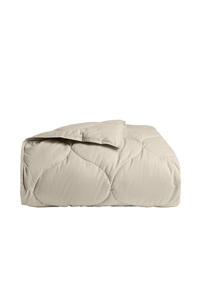 Parachute Cotton Drift Comforter in Bone - Cream. Size FULL/QUEEN (also in ).