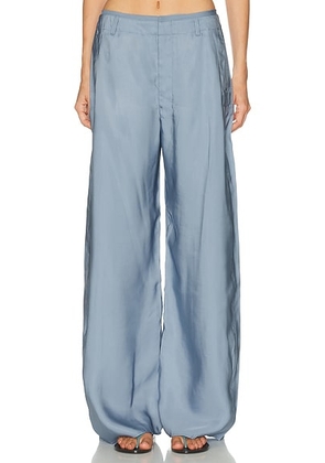 Lemaire Creased Soft Pant in Horizon - Blue. Size 40 (also in 34).