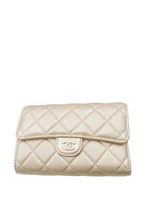 CHANEL Pre-Owned 2020 CC Metallic Quilted Lambskin Trifold Flap Wallet long wallets - Gold
